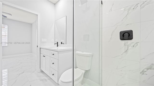 915 Mayfield Ave S, Lehigh Acres, FL 33974