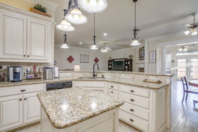 4505 Chaumont Trail, Arlington, TX 76013