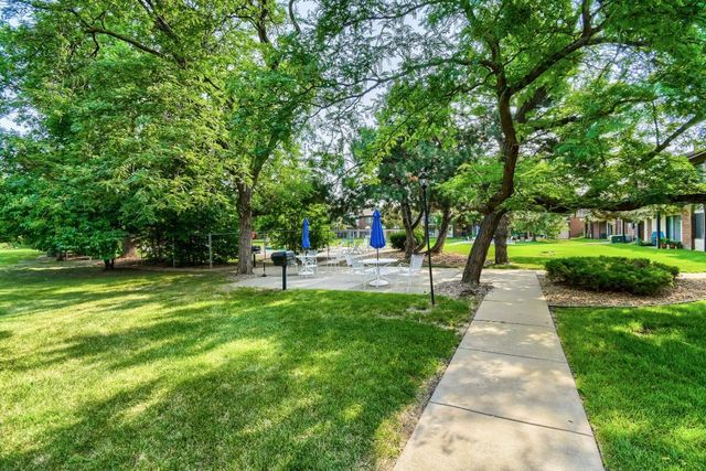 7350 York Avenue S 204, Edina, MN 55435