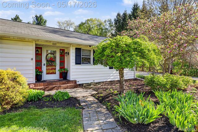610 W Ellis Avenue, Belding, MI 48809