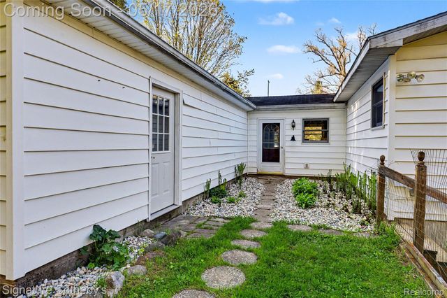610 W Ellis Avenue, Belding, MI 48809