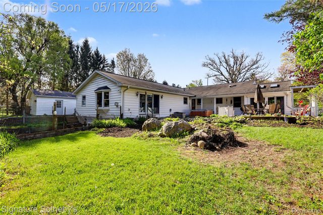 610 W Ellis Avenue, Belding, MI 48809