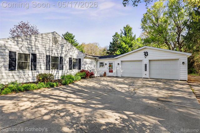 610 W Ellis Avenue, Belding, MI 48809