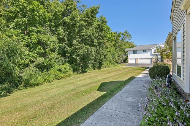 9213 S Aspen DRIVE #8, Oak Creek, WI 53154