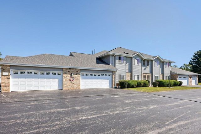 9213 S Aspen DRIVE #8, Oak Creek, WI 53154