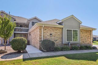 9213 S Aspen DRIVE #8, Oak Creek, WI 53154