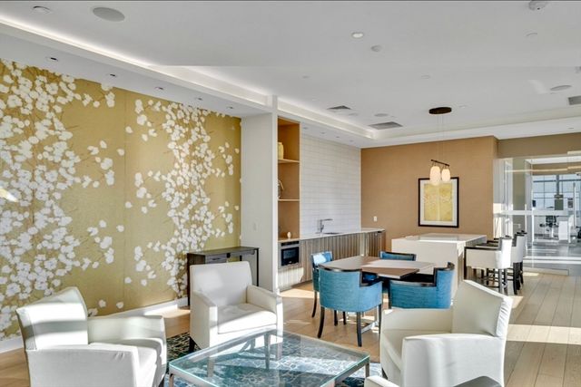 80 Fenwood Rd 706, Boston, MA 02115