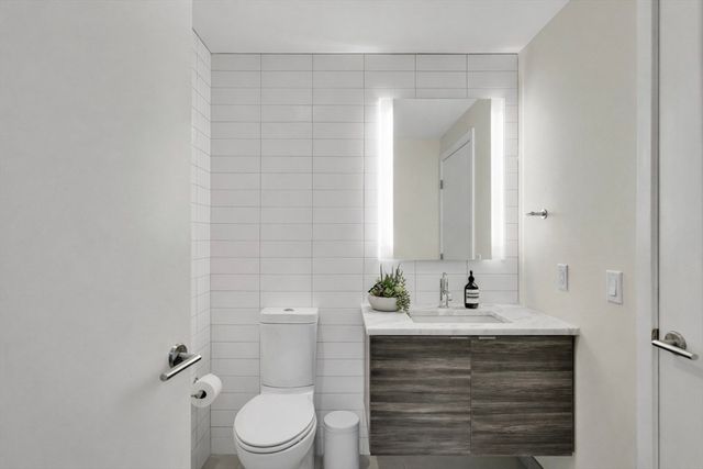 80 Fenwood Rd 706, Boston, MA 02115