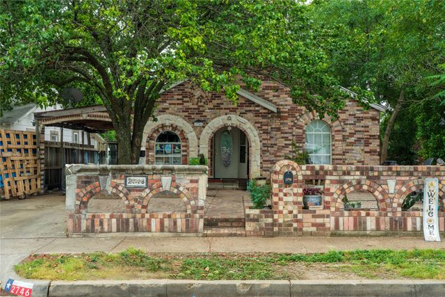 2746 Sharon Street, Dallas, TX 75211
