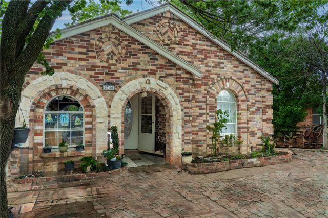 2746 Sharon Street, Dallas, TX 75211