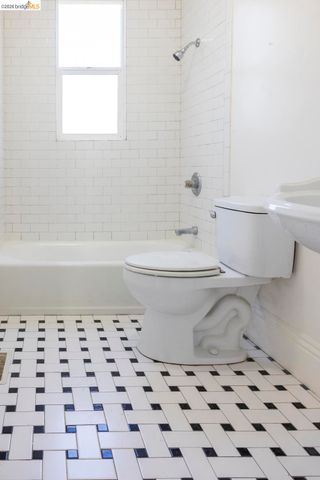 2044 Austin, Oakland, CA 94601