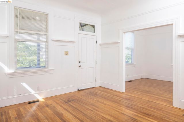 2044 Austin, Oakland, CA 94601