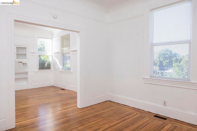 2044 Austin, Oakland, CA 94601