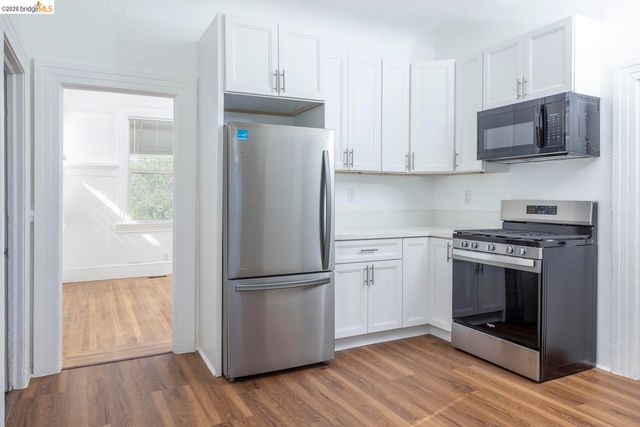 2044 Austin, Oakland, CA 94601