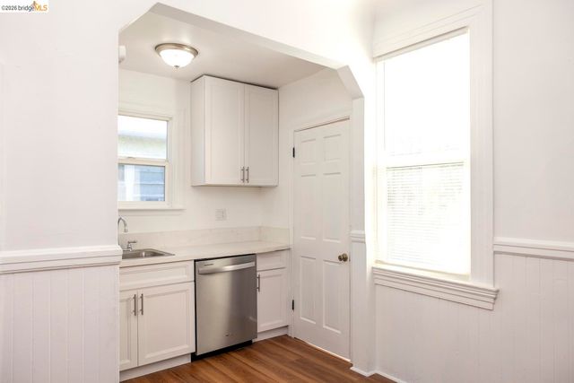 2044 Austin, Oakland, CA 94601