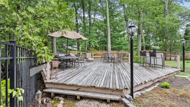 3 Ridge Road, Northport, NY 11768