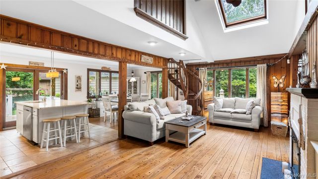 3 Ridge Road, Northport, NY 11768