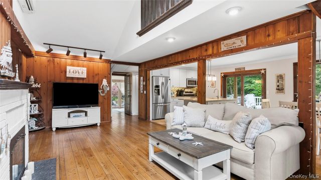 3 Ridge Road, Northport, NY 11768