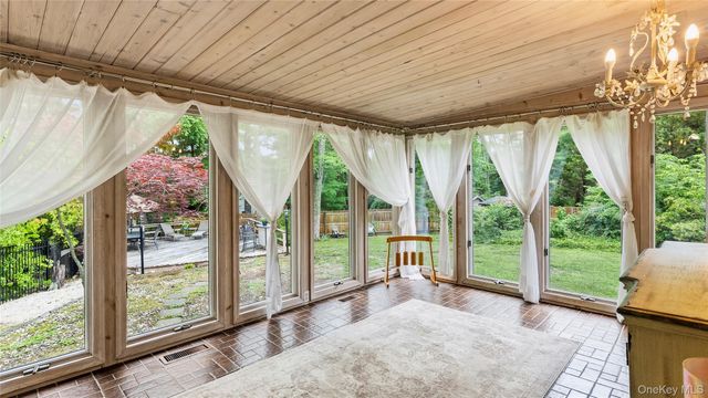 3 Ridge Road, Northport, NY 11768
