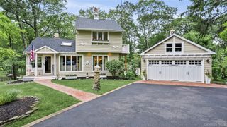3 Ridge Road, Northport, NY 11768