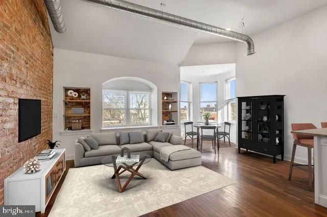 3228 W DIAMOND ST, Philadelphia, PA 19121