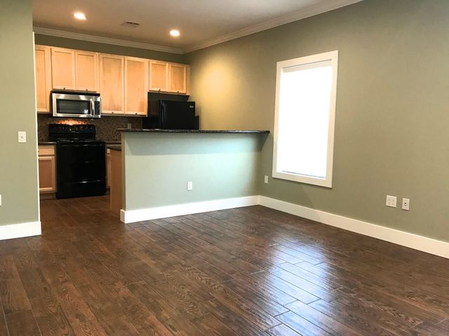 108 Opal Court, Houston, TX 77009