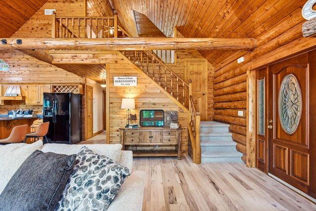 5633 Contour ROAD, Waterford, WI 53185