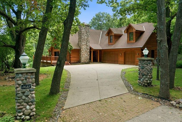 5633 Contour ROAD, Waterford, WI 53185
