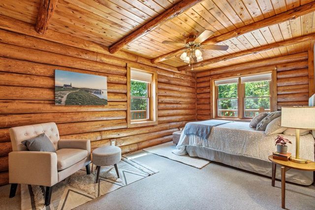5633 Contour ROAD, Waterford, WI 53185