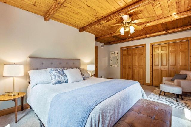 5633 Contour ROAD, Waterford, WI 53185