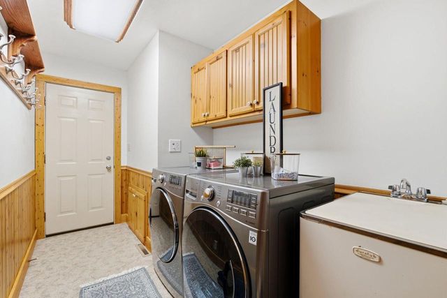 5633 Contour ROAD, Waterford, WI 53185