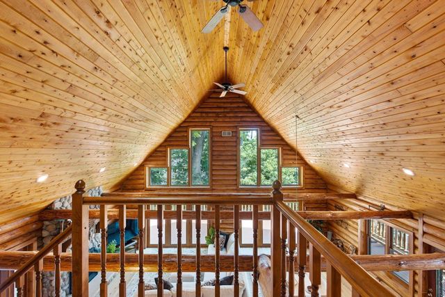5633 Contour ROAD, Waterford, WI 53185