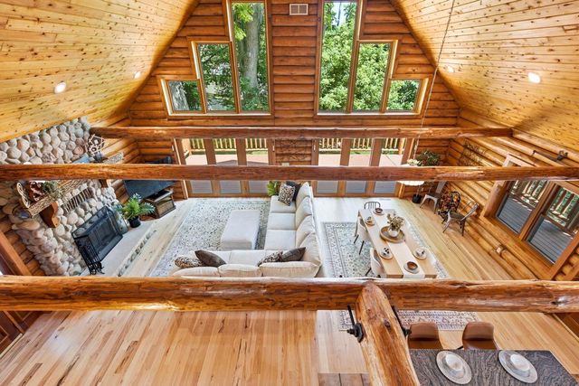 5633 Contour ROAD, Waterford, WI 53185