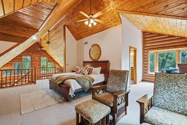 5633 Contour ROAD, Waterford, WI 53185