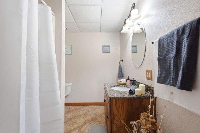 5633 Contour ROAD, Waterford, WI 53185