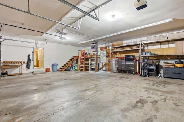 5633 Contour ROAD, Waterford, WI 53185