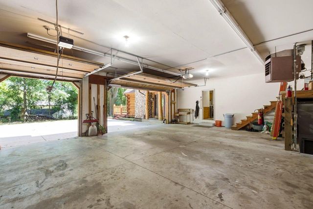 5633 Contour ROAD, Waterford, WI 53185