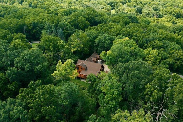 5633 Contour ROAD, Waterford, WI 53185