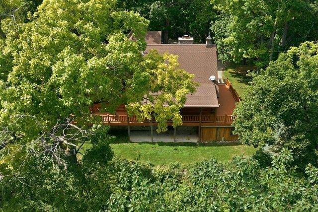 5633 Contour ROAD, Waterford, WI 53185