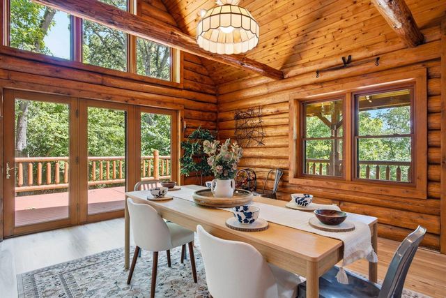 5633 Contour ROAD, Waterford, WI 53185