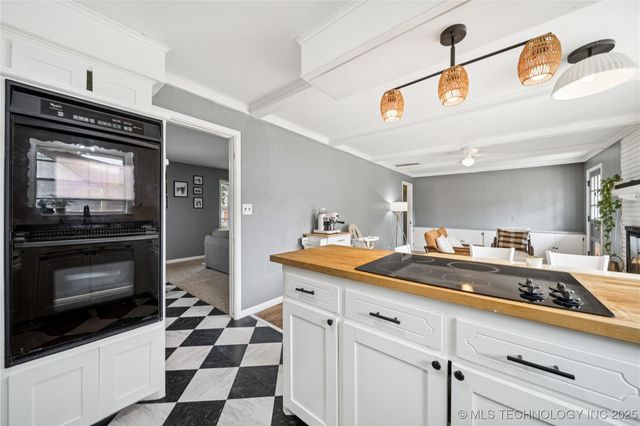 1720 E 57th Place, Tulsa, OK 74105