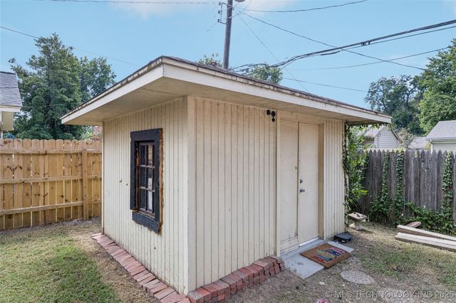 1720 E 57th Place, Tulsa, OK 74105