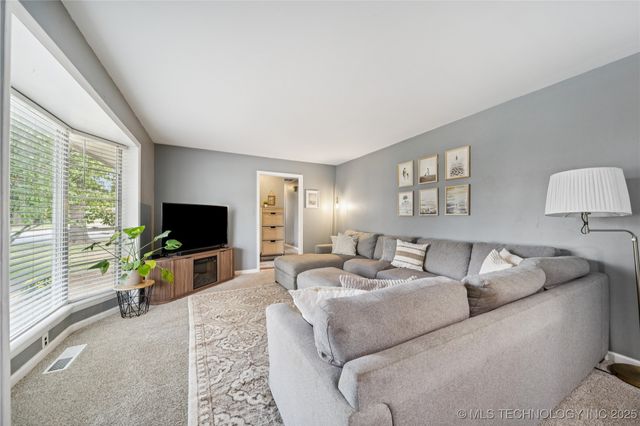 1720 E 57th Place, Tulsa, OK 74105
