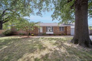 1720 E 57th Place, Tulsa, OK 74105