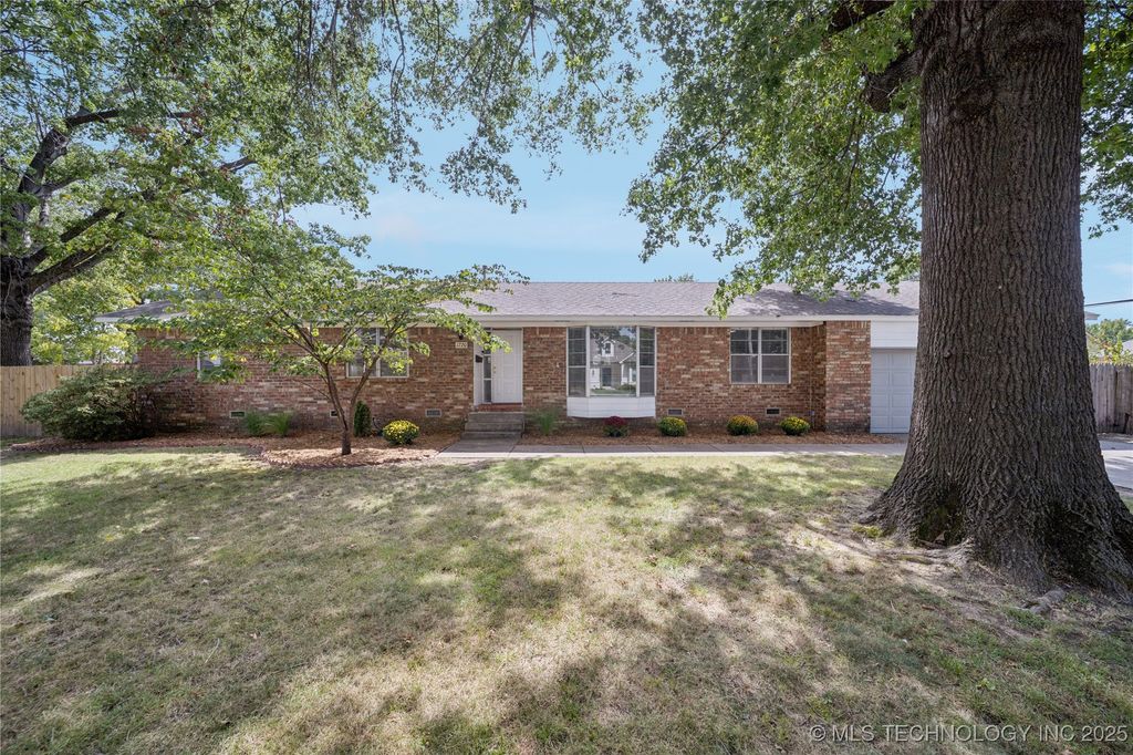 1720 E 57th Place, Tulsa, OK 74105