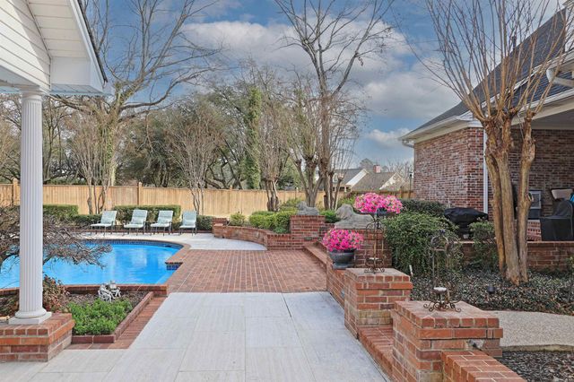 39 Longmeadow, Pine Bluff, AR 71603