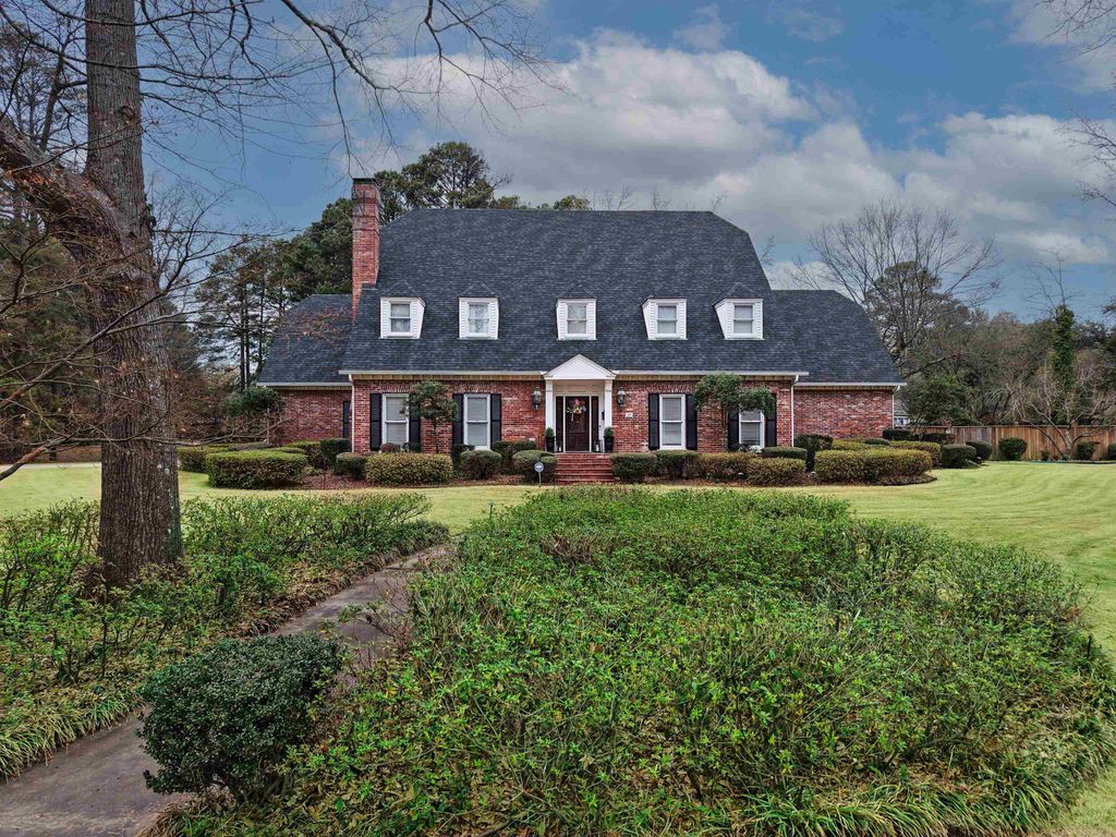 39 Longmeadow, Pine Bluff, AR 71603