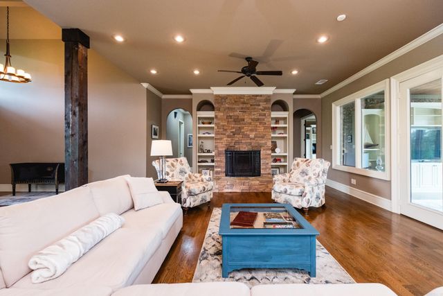 21201 Valley View Cove, Roland, AR 72135