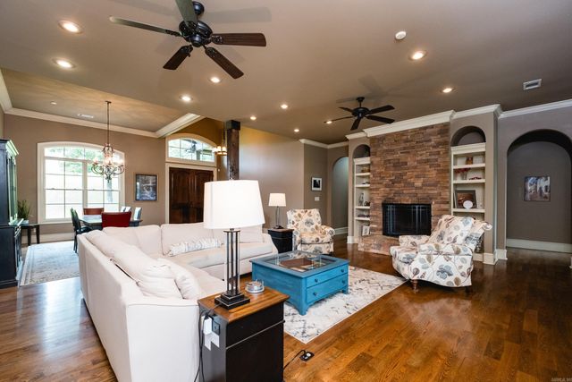 21201 Valley View Cove, Roland, AR 72135