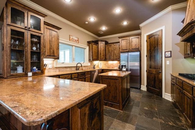 21201 Valley View Cove, Roland, AR 72135